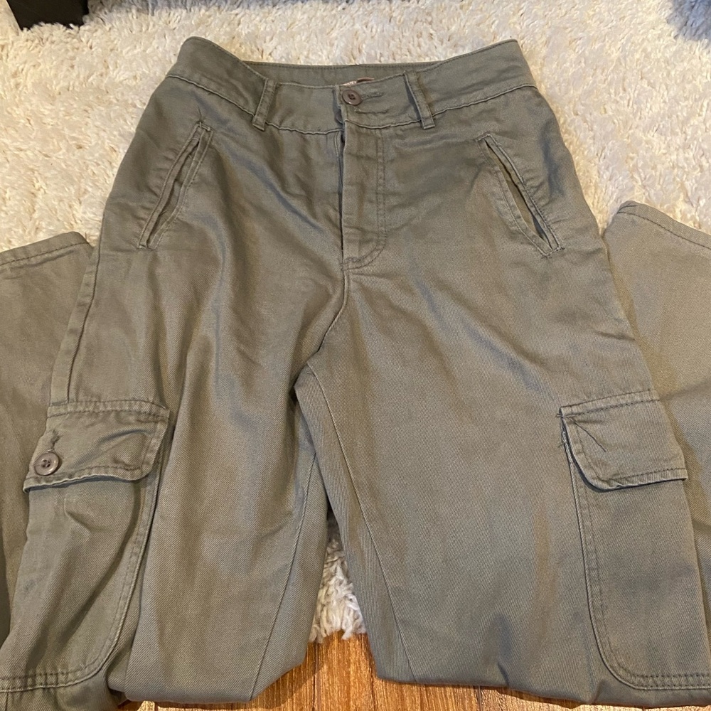 Cargo Pants in Olive Green